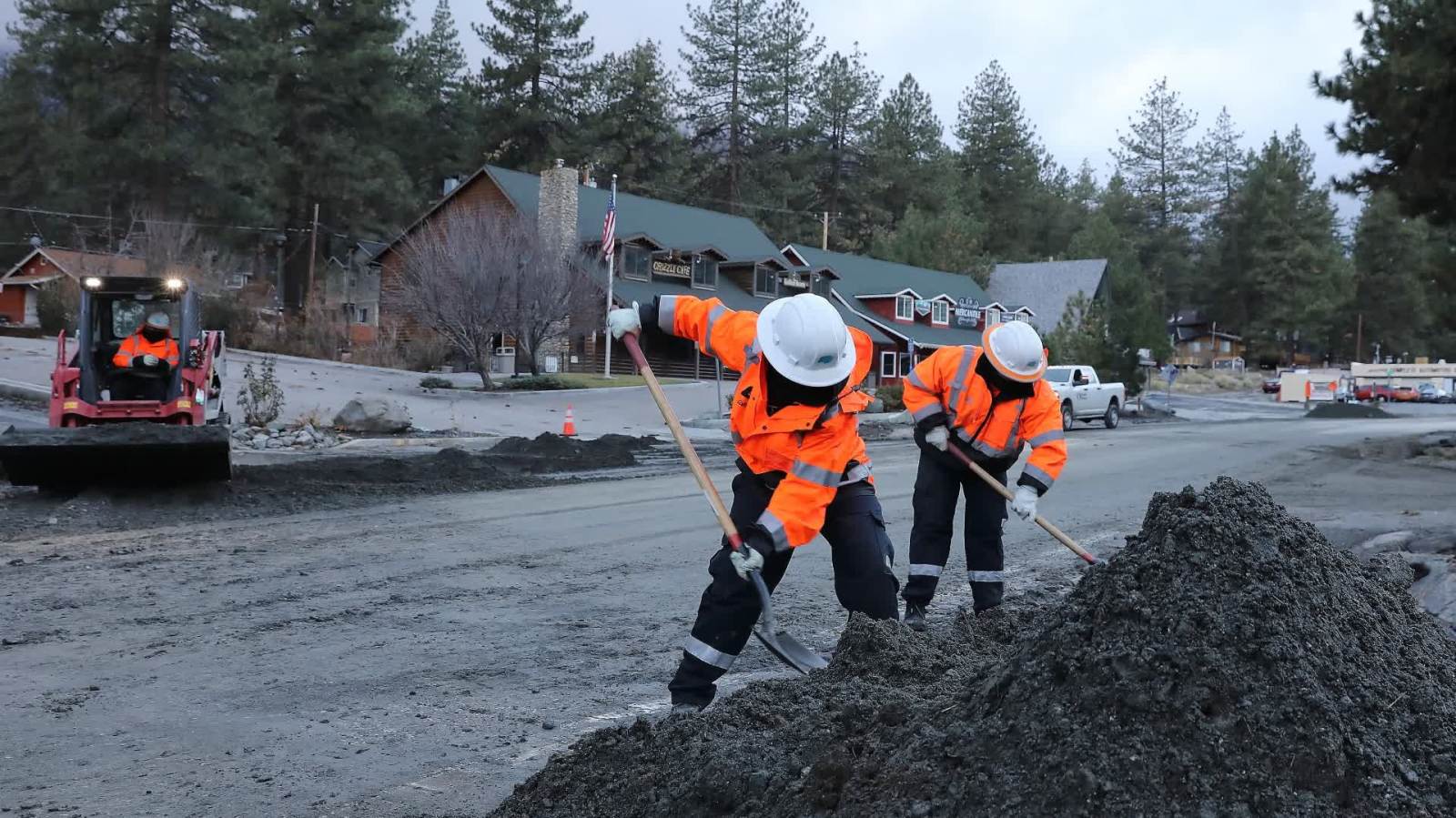 冬季暴風吹襲美國　逾2.4萬航班取消或延誤